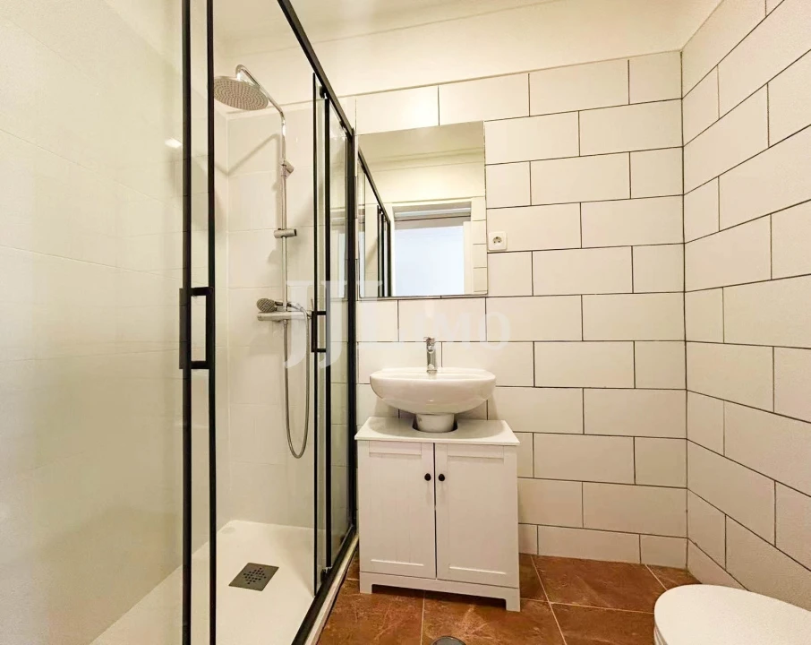 Quarto para Arrendamento em Avenidas Novas Foto 3