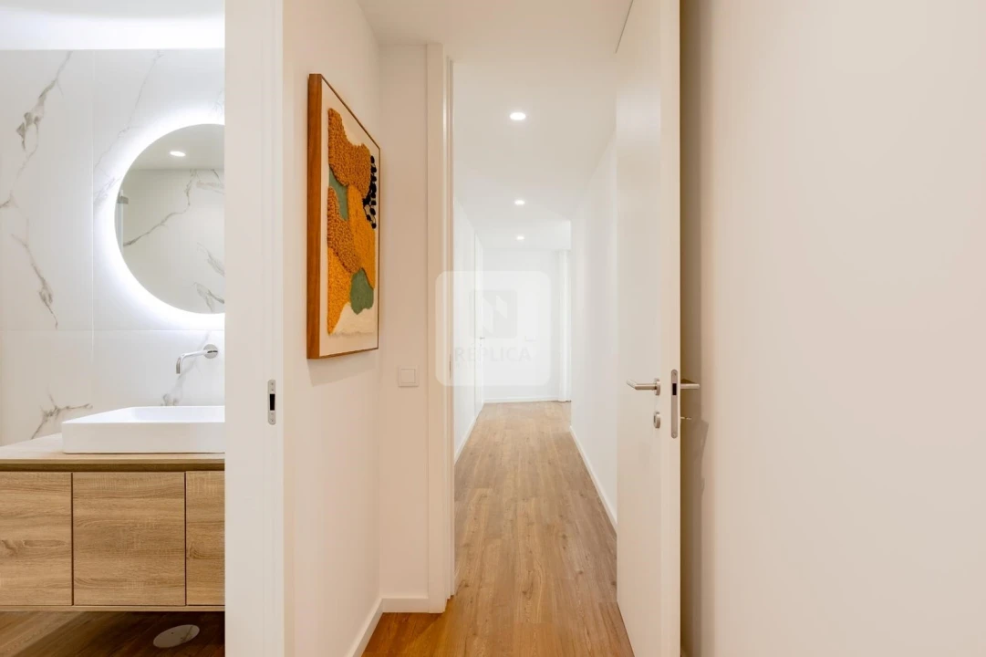 Apartamento T4 para Venda em Mafamude e Vilar do Paraíso Foto 2