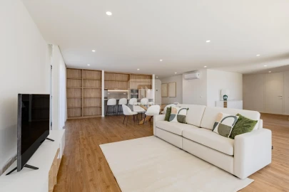 Apartamento T4 para Venda em Mafamude e Vilar do Paraíso