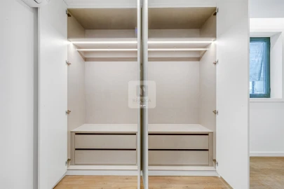Apartamento T4 para Venda em Mafamude e Vilar do Paraíso