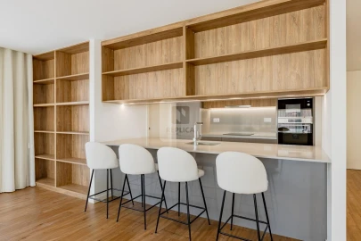 Apartamento T4 para Venda em Mafamude e Vilar do Paraíso