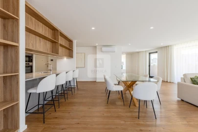 Apartamento T4 para Venda em Mafamude e Vilar do Paraíso