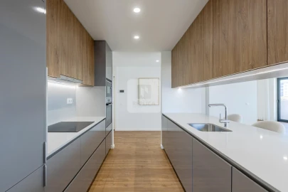 Apartamento T4 para Venda em Mafamude e Vilar do Paraíso