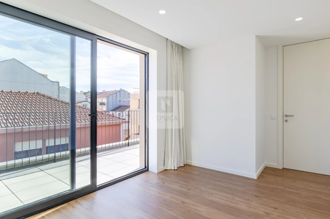 Apartamento T4 para Venda em Mafamude e Vilar do Paraíso Foto 26