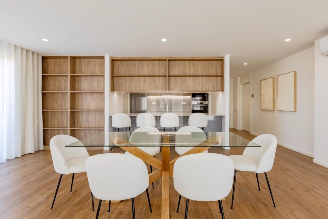 Apartamento T4 para Venda em Mafamude e Vilar do Paraíso Foto 1