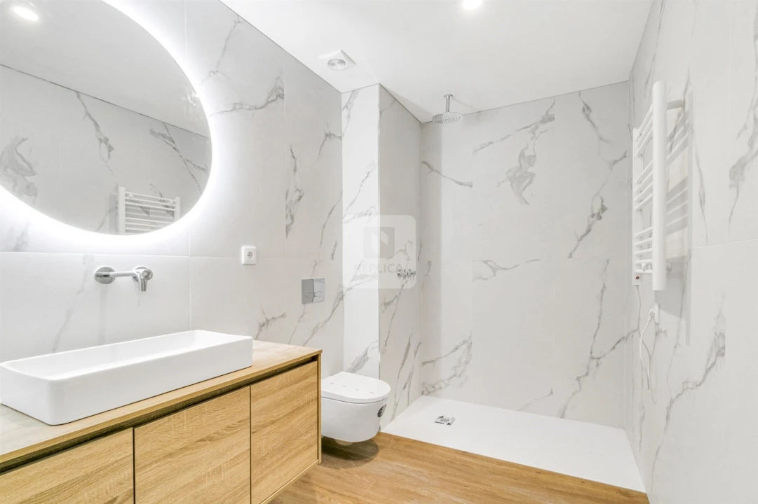 Apartamento T4 para Venda em Mafamude e Vilar do Paraíso Foto 40