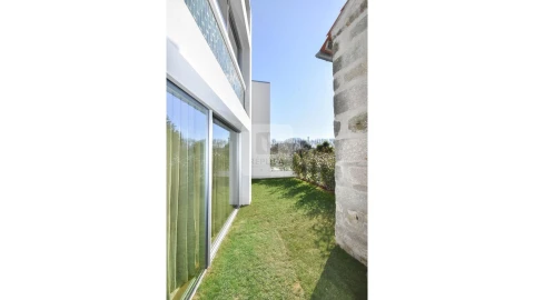Moradia T4 para Venda em Aldoar, Foz do Douro e Nevogilde