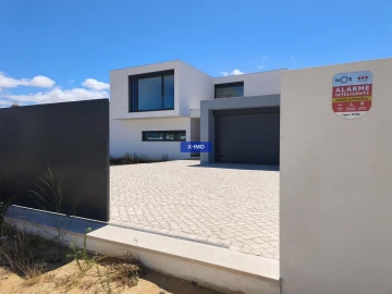Moradia T4 para Venda em São João das Lampas e Terrugem