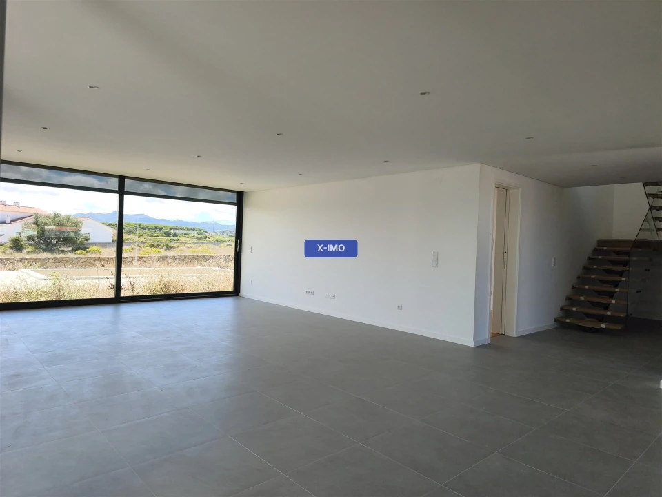 Moradia T4 para Venda em São João das Lampas e Terrugem Foto 4