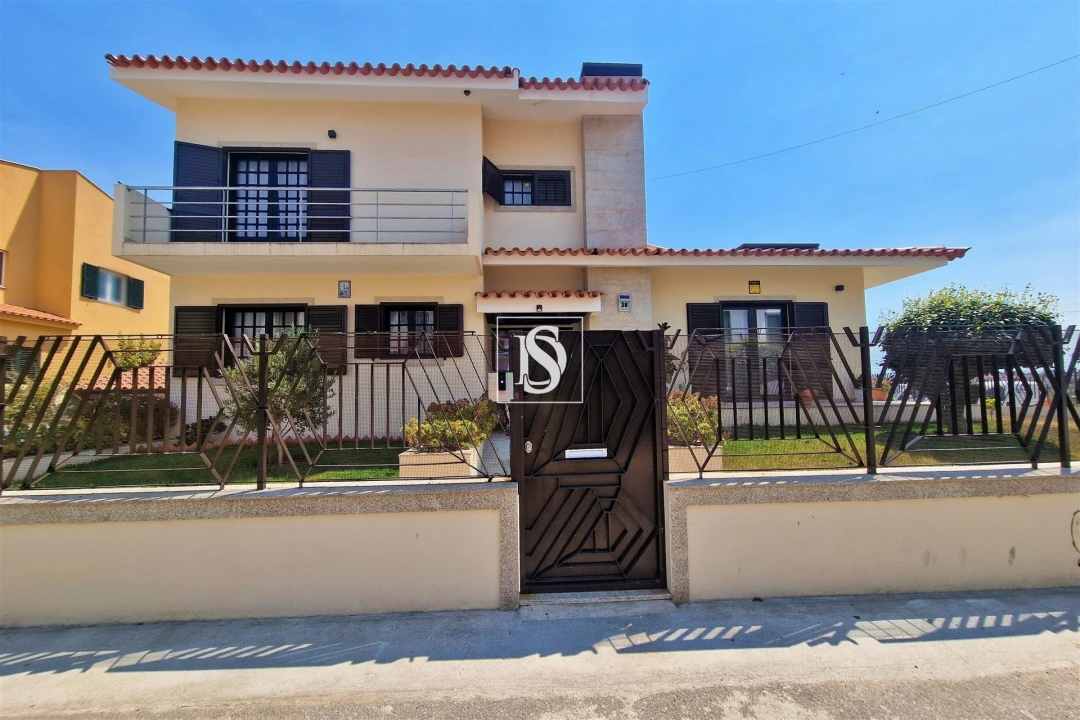 Moradia T5 para Venda em Aver-O-Mar, Amorim e Terroso Foto 2