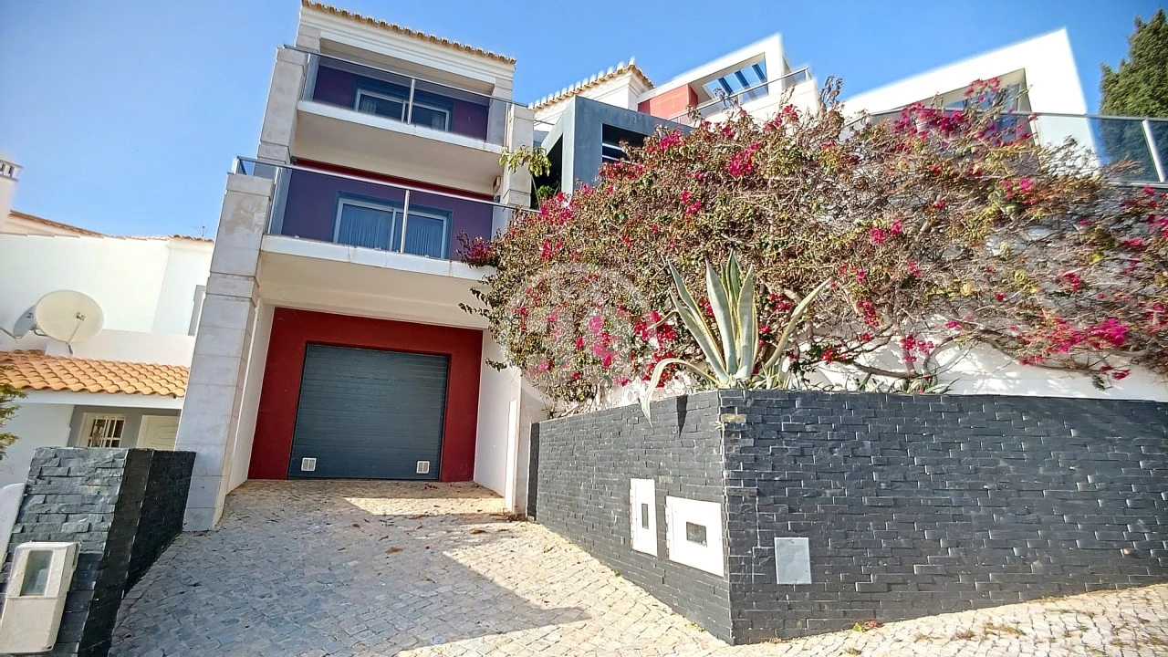 Moradia T4 para Venda em Albufeira e Olhos de Água Foto 8