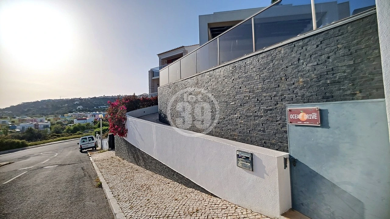 Moradia T4 para Venda em Albufeira e Olhos de Água Foto 9