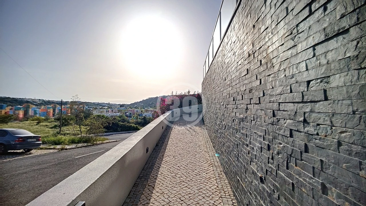 Moradia T4 para Venda em Albufeira e Olhos de Água Foto 10