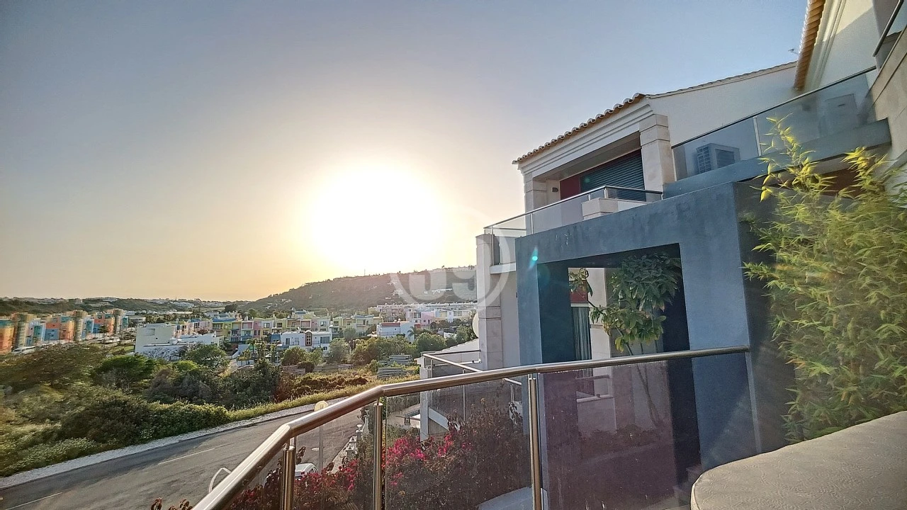 Moradia T4 para Venda em Albufeira e Olhos de Água Foto 24