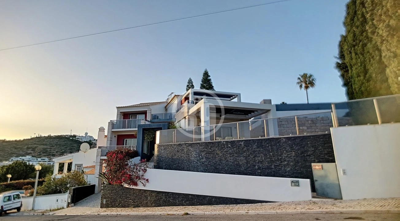 Moradia T4 para Venda em Albufeira e Olhos de Água Foto 2