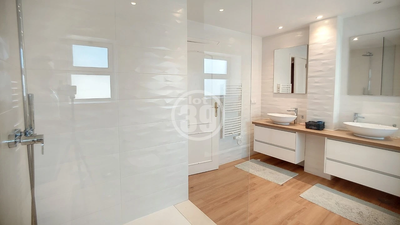 Moradia T4 para Venda em Albufeira e Olhos de Água Foto 113