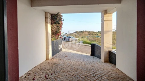 Moradia T4 para Venda em Albufeira e Olhos de Água