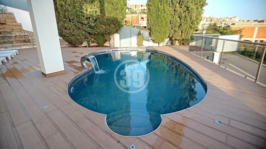 Moradia T4 para Venda em Albufeira e Olhos de Água Foto 32