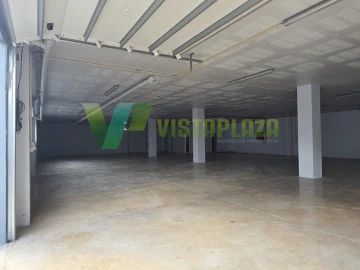 Armazém para Arrendamento em Portimão
