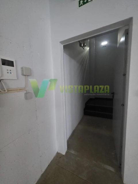 Armazém para Arrendamento em Portimão