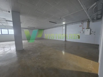 Armazém para Arrendamento em Portimão