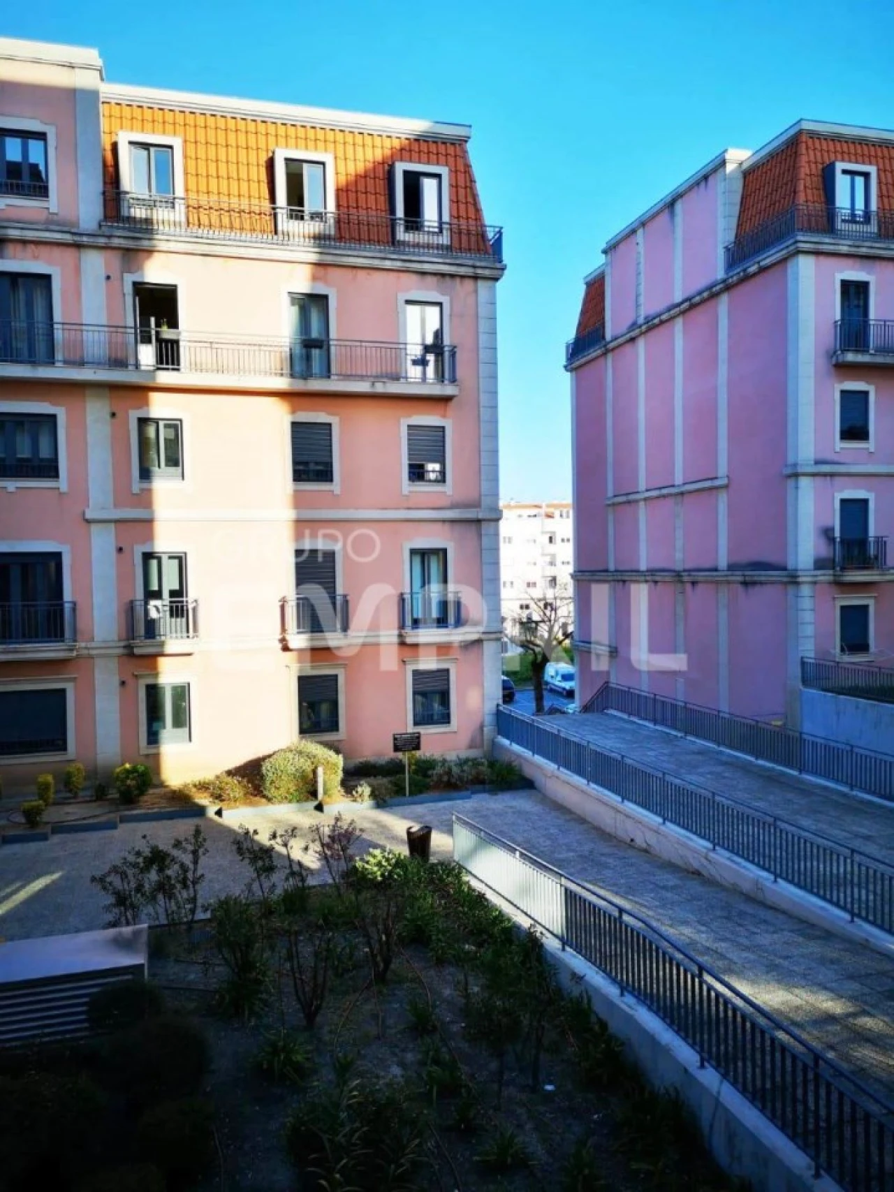 Apartamento T2 para Venda em Oliveira do Douro Foto 2