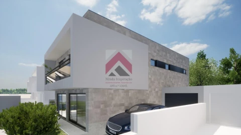Moradia T4 para Venda em Esgueira