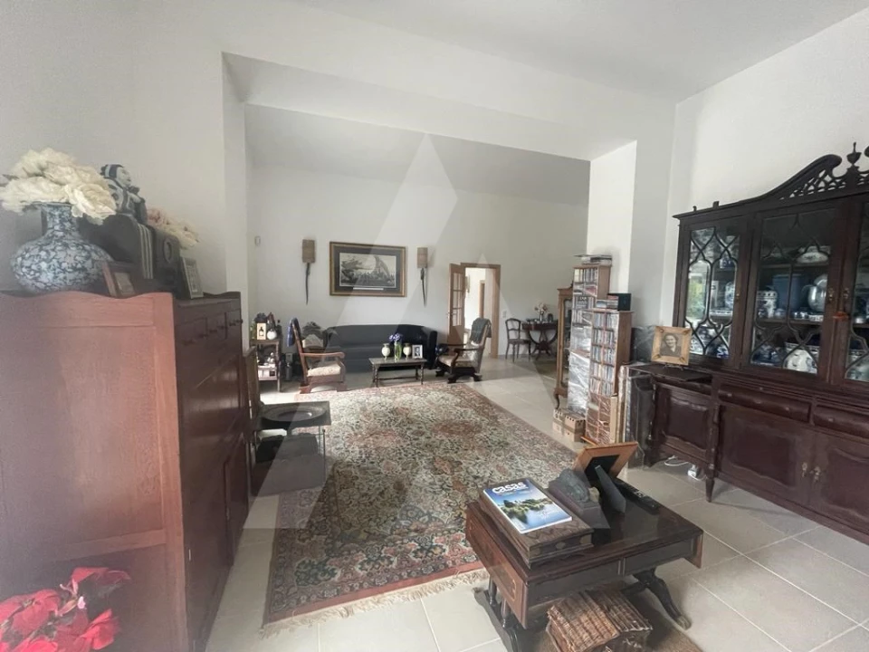 Moradia T4 para Venda em Quelfes Foto 6