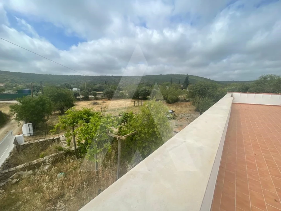Moradia T4 para Venda em Quelfes Foto 26