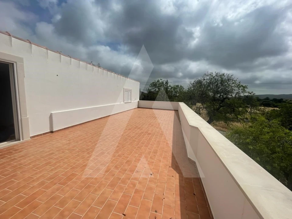 Moradia T4 para Venda em Quelfes Foto 27