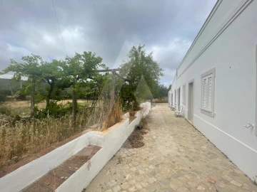 Moradia T4 para Venda em Quelfes