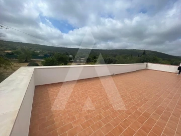 Moradia T4 para Venda em Quelfes
