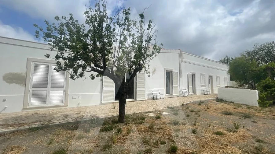 Moradia T4 para Venda em Quelfes