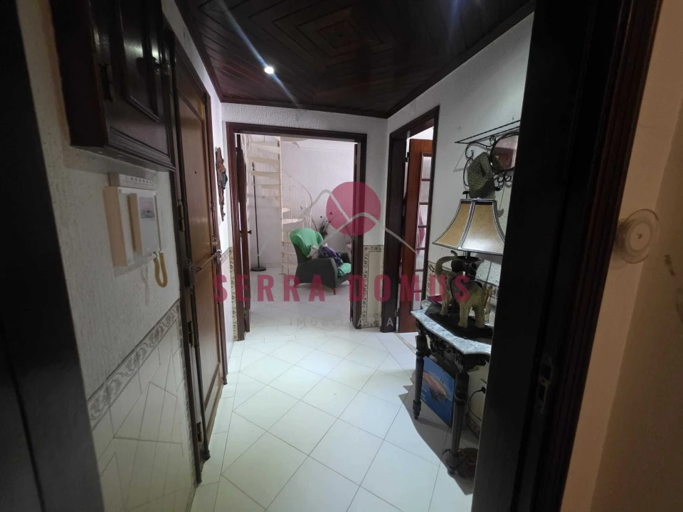 Apartamento T2 para Venda em Rio de Mouro Foto 9