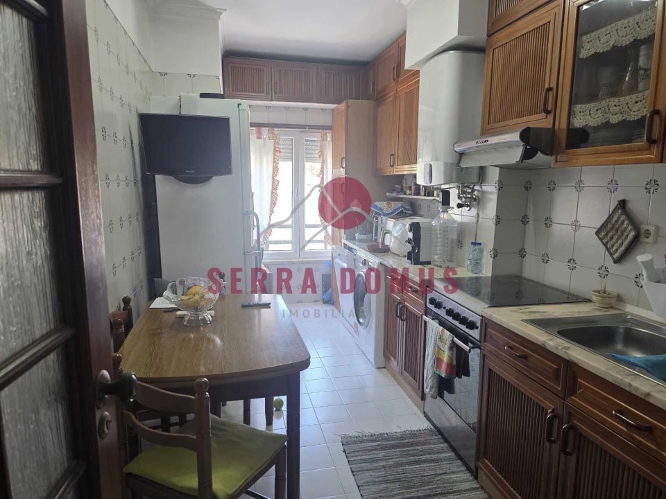 Apartamento T2 para Venda em Rio de Mouro Foto 11