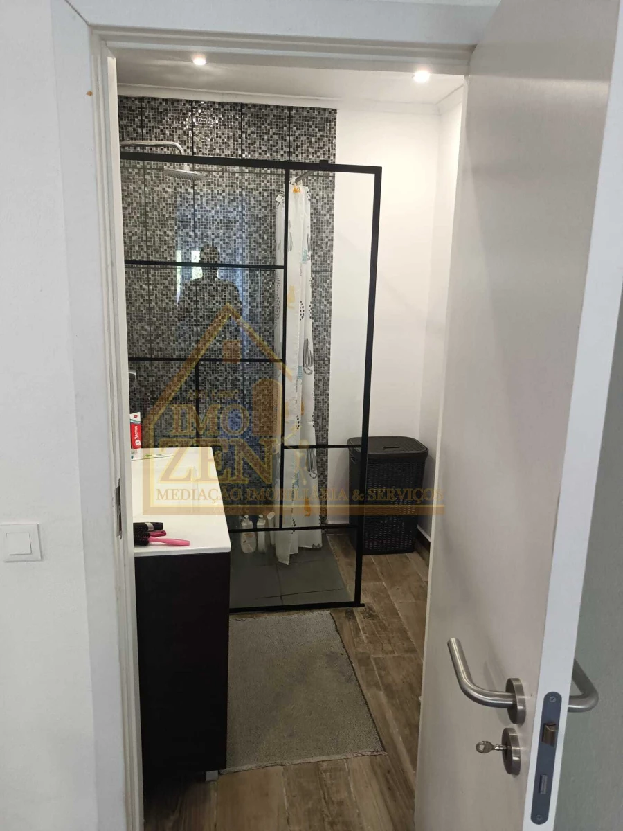 Moradia T3 para Venda em Alvorninha Foto 12