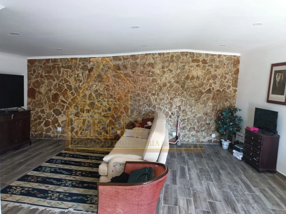 Moradia T3 para Venda em Alvorninha Foto 1
