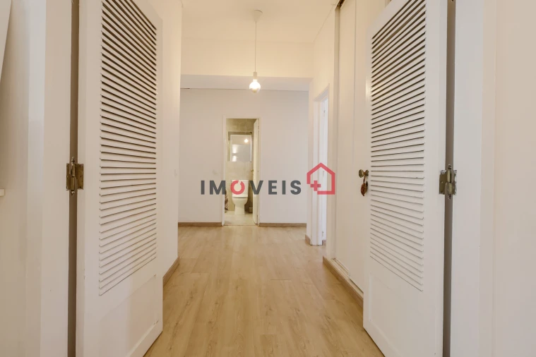 Apartamento T5 para Venda em Olivais Foto 9