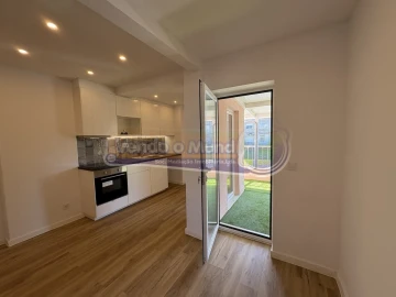 Apartamento T2 para Venda em Queluz e Belas