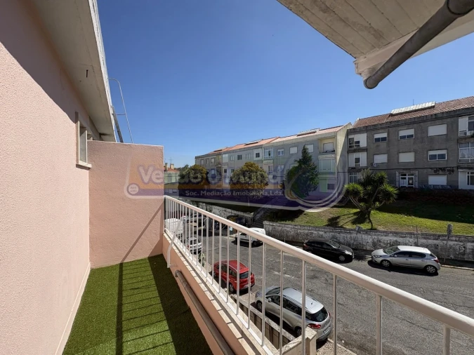 Apartamento T2 para Venda em Queluz e Belas Foto 6