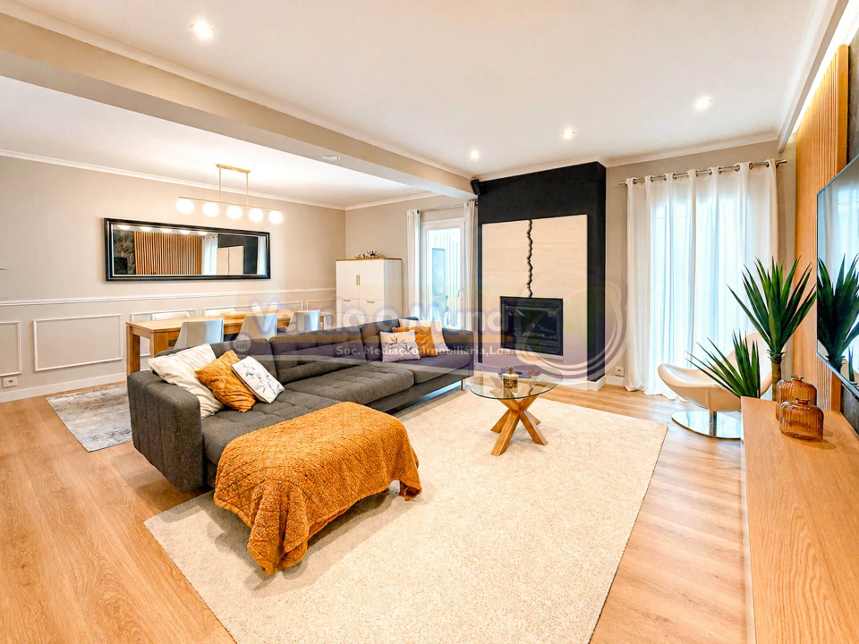 Apartamento T4 para Venda em Agualva e Mira-Sintra Foto 1