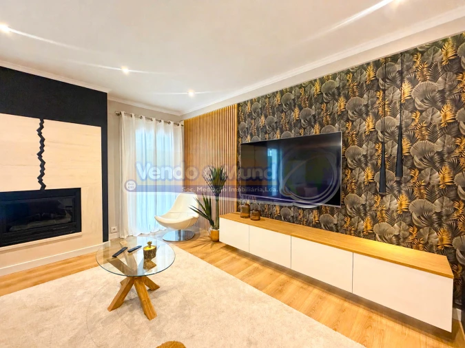 Apartamento T4 para Venda em Agualva e Mira-Sintra Foto 3
