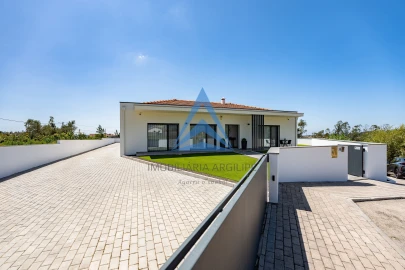 Moradia T4 para Venda em Marrazes e Barosa
