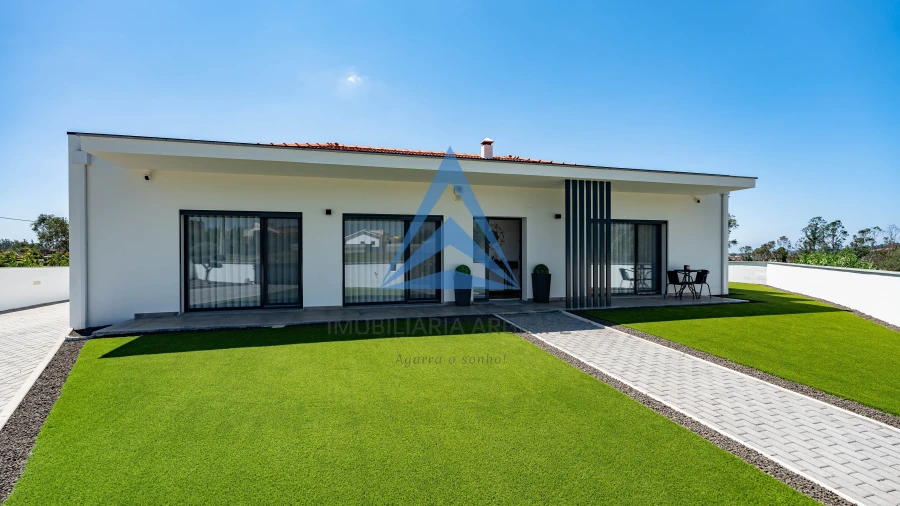 Moradia T4 para Venda em Marrazes e Barosa