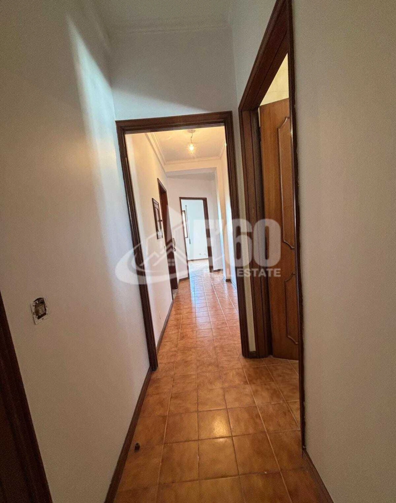 Apartamento T2 para Venda em Espinho Foto 3