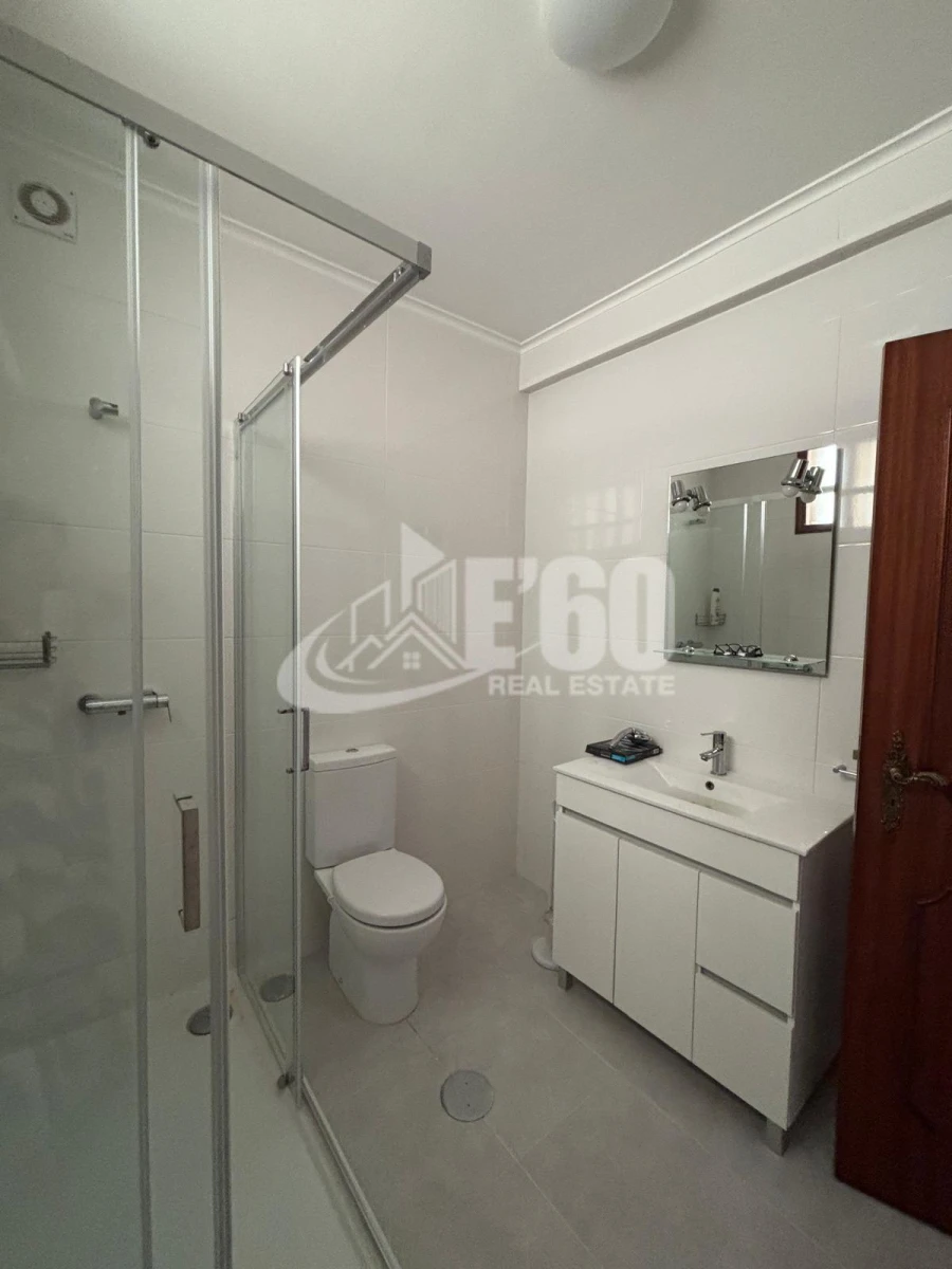 Apartamento T2 para Venda em Espinho Foto 8