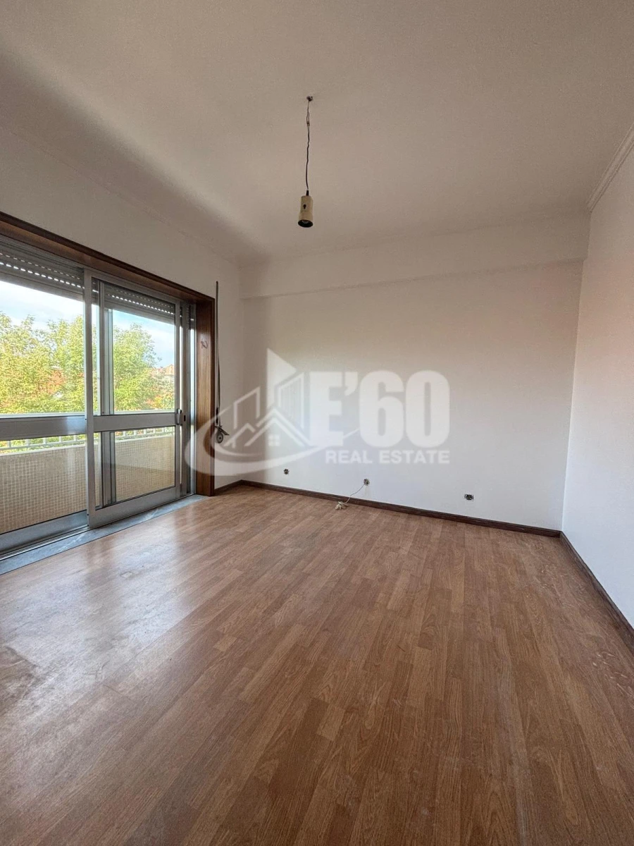 Apartamento T2 para Venda em Espinho Foto 5