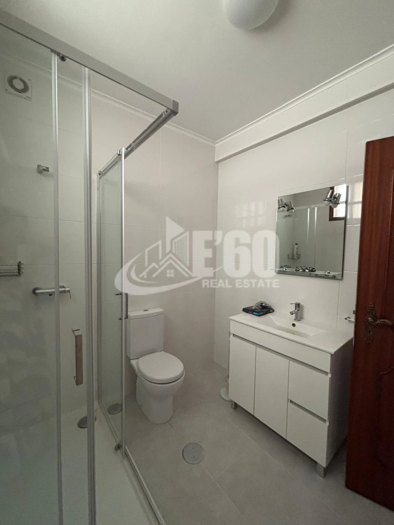 Apartamento T2 para Venda em Espinho Foto 8