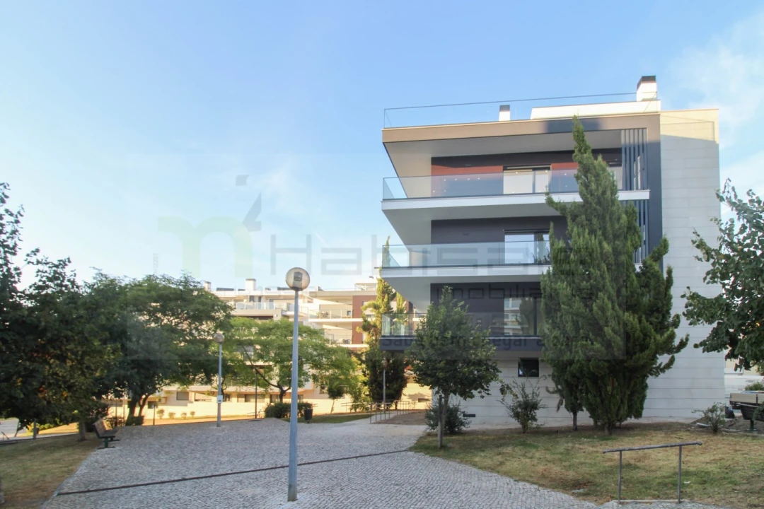 Apartamento T3 para Venda em Charneca de Caparica e Sobreda Foto 9