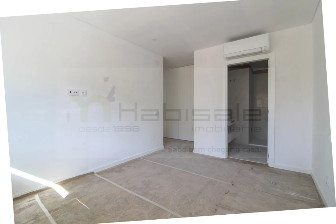 Apartamento T3 para Venda em Charneca de Caparica e Sobreda Foto 12